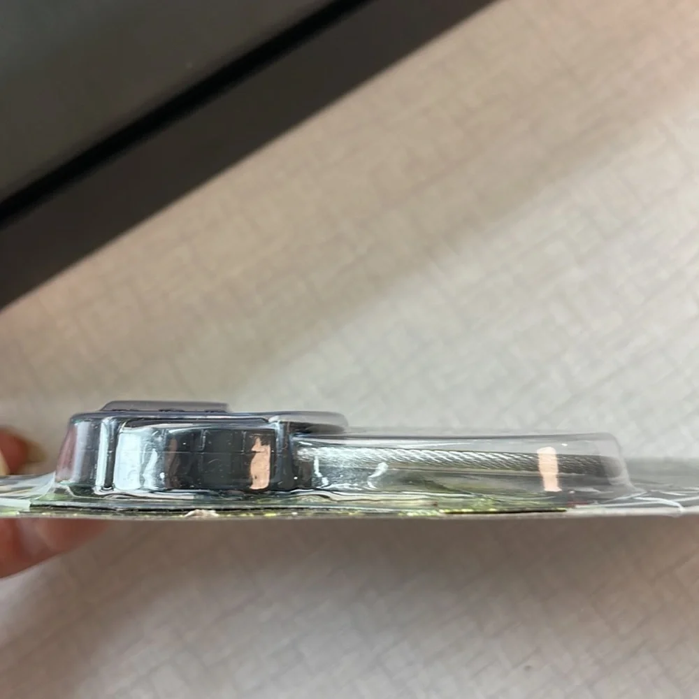Host Pick! 🥳 NWT Terrarium Lock